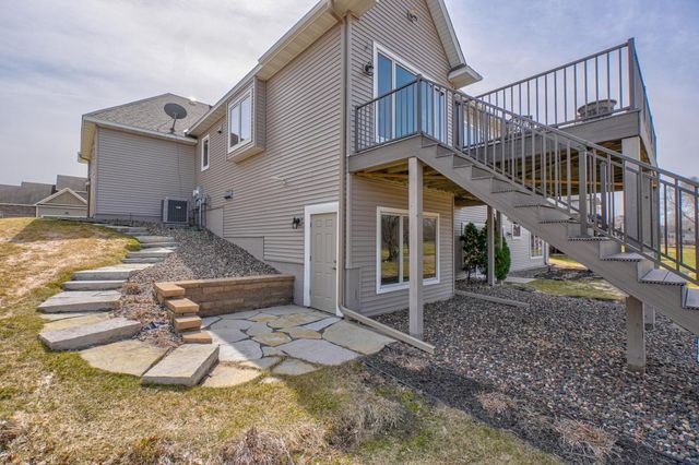 10540 Pinnacle Way, Woodbury, MN 55129