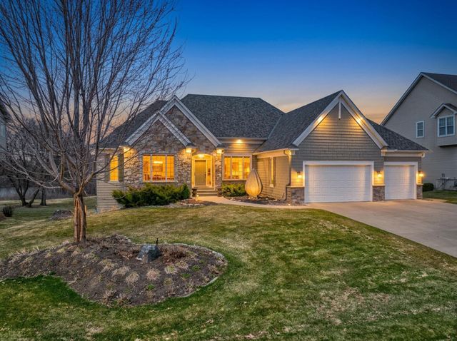 10540 Pinnacle Way, Woodbury, MN 55129