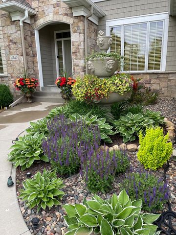 10540 Pinnacle Way, Woodbury, MN 55129