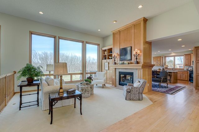 10540 Pinnacle Way, Woodbury, MN 55129