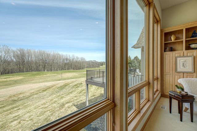 10540 Pinnacle Way, Woodbury, MN 55129