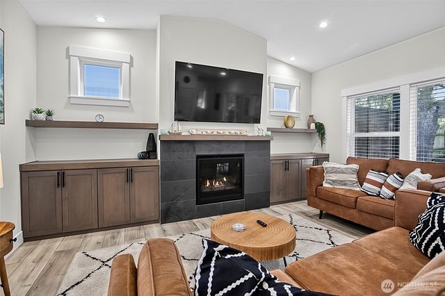 793 Island Circle SE, Ocean Shores, WA 98569