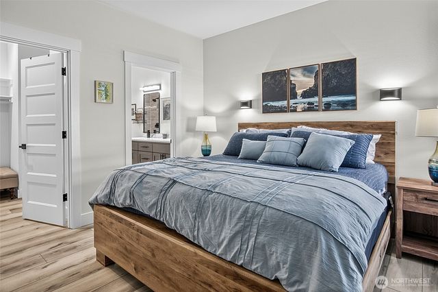 793 Island Circle SE, Ocean Shores, WA 98569