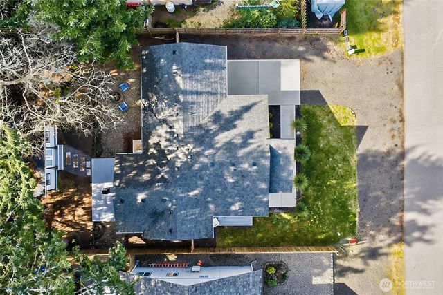 793 Island Circle SE, Ocean Shores, WA 98569