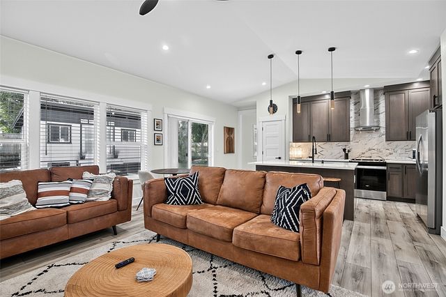 793 Island Circle SE, Ocean Shores, WA 98569