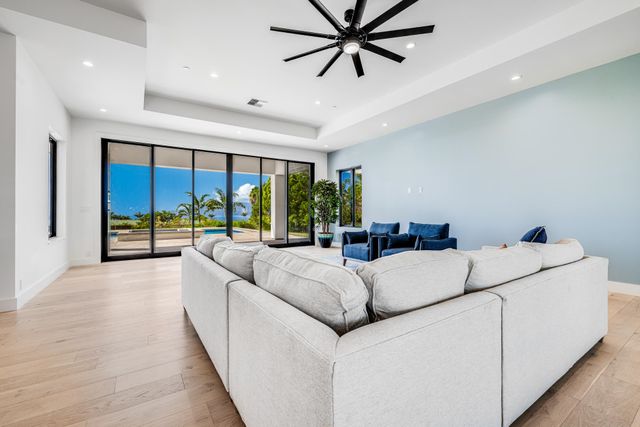 837 Anapuni Loop, Lahaina, HI 96761