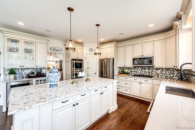 907 Greenridge Lane, Castle Pines, CO 80108