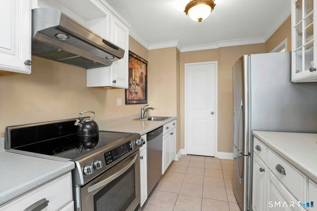 44 Strawberry Hill Avenue 7D, Stamford, CT 06902