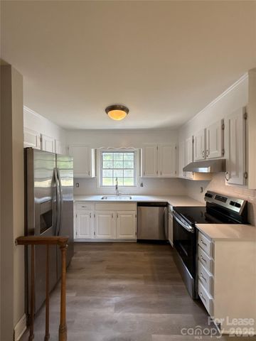 7124 Starvalley Drive, Charlotte, NC 28210