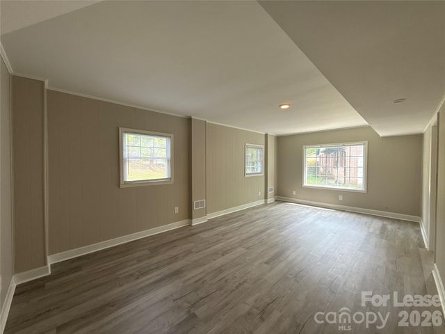 7124 Starvalley Drive, Charlotte, NC 28210