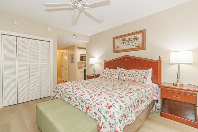 9994 Beach Club Dr Apt 805, Myrtle Beach, SC 29572