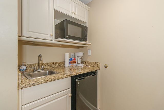 9994 Beach Club Dr Apt 805, Myrtle Beach, SC 29572