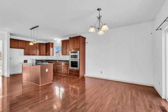 6146 Ravenhill Road, Hilliard, OH 43026