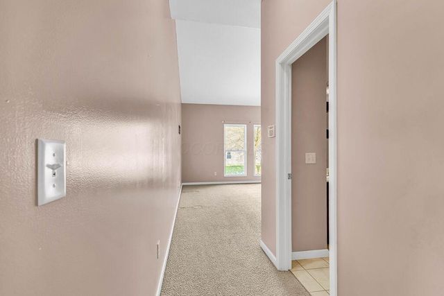 6146 Ravenhill Road, Hilliard, OH 43026