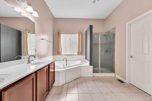 6146 Ravenhill Road, Hilliard, OH 43026