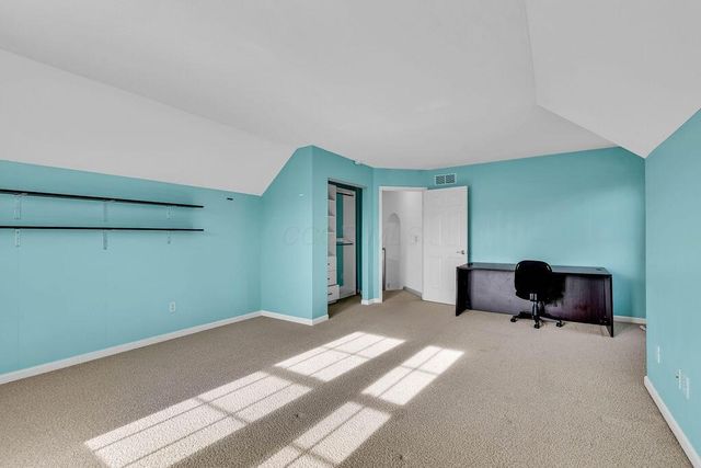 6146 Ravenhill Road, Hilliard, OH 43026