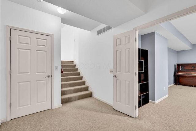 6146 Ravenhill Road, Hilliard, OH 43026