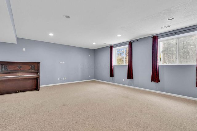 6146 Ravenhill Road, Hilliard, OH 43026