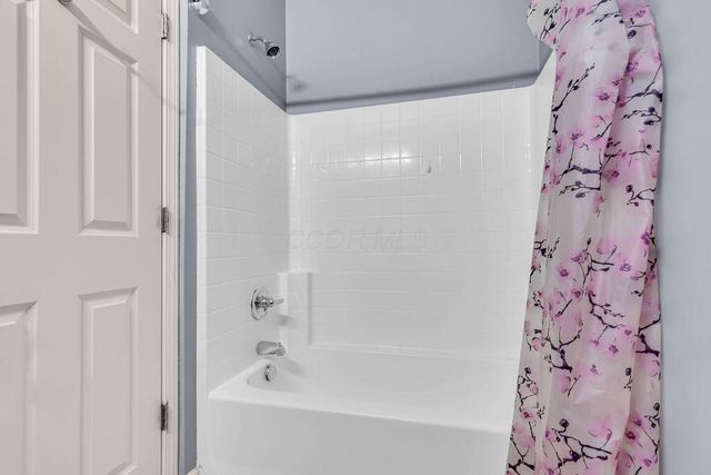 6146 Ravenhill Road, Hilliard, OH 43026