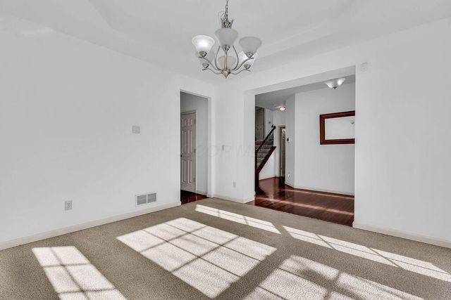 6146 Ravenhill Road, Hilliard, OH 43026