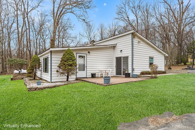 9 Hill View Road, New Windsor, NY 12553