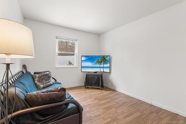 9 Hill View Road, New Windsor, NY 12553