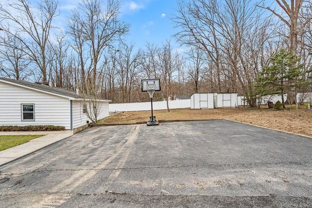 9 Hill View Road, New Windsor, NY 12553