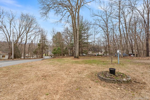 9 Hill View Road, New Windsor, NY 12553