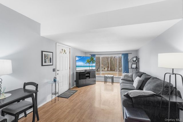 9 Hill View Road, New Windsor, NY 12553