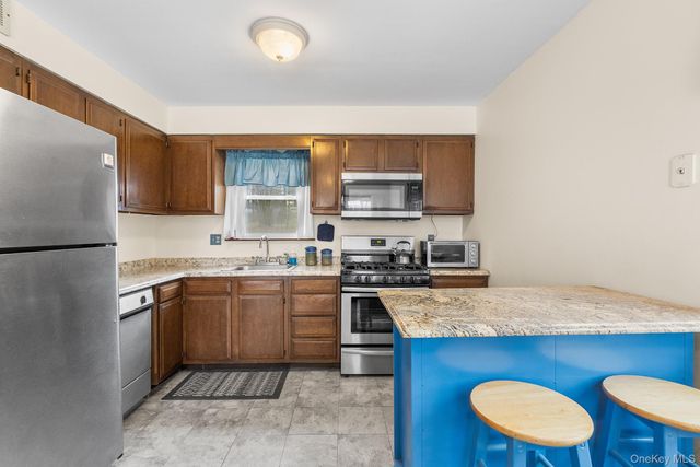 9 Hill View Road, New Windsor, NY 12553