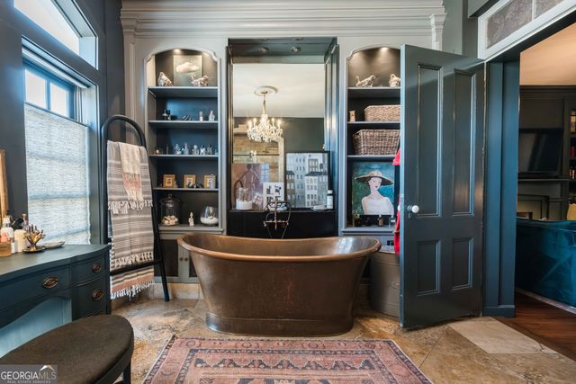 108 E Gaston Street, Savannah, GA 31401