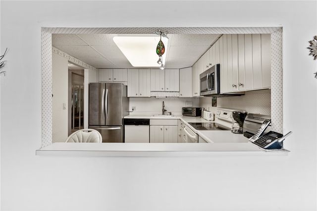 900 Washington Road 106, Mt Lebanon, PA 15228