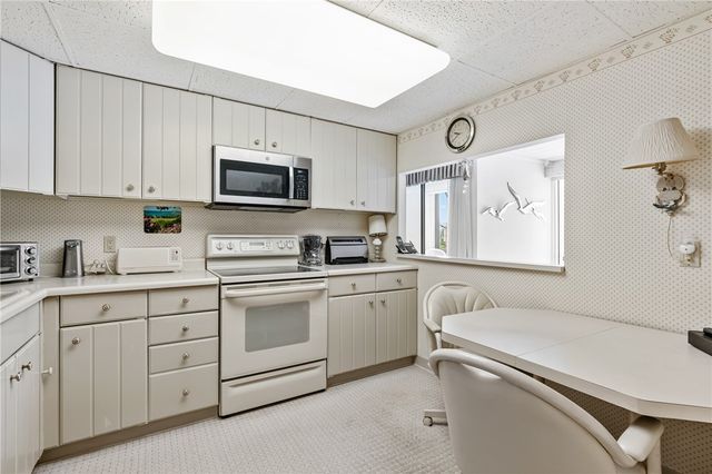 900 Washington Road 106, Mt Lebanon, PA 15228