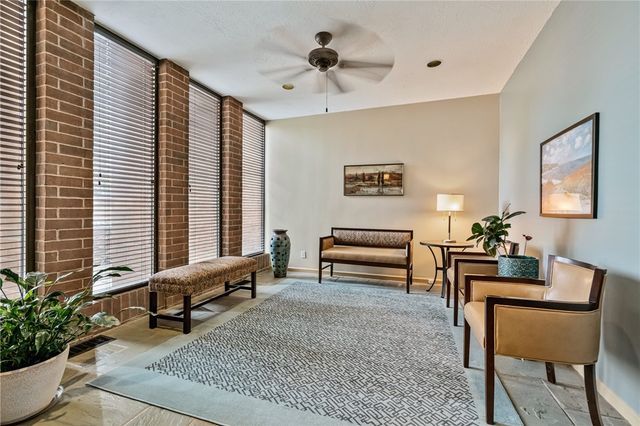 900 Washington Road 106, Mt Lebanon, PA 15228