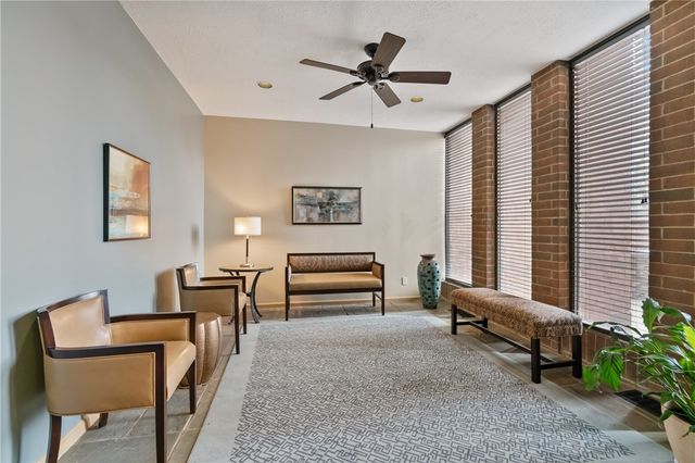 900 Washington Road 106, Mt Lebanon, PA 15228