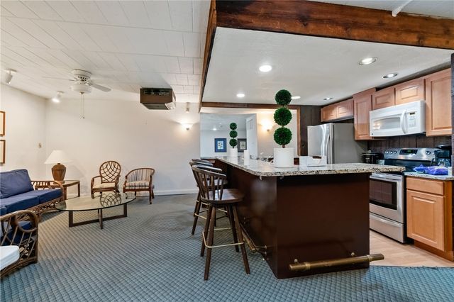 900 Washington Road 106, Mt Lebanon, PA 15228