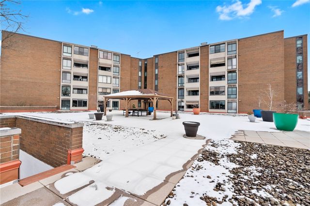 900 Washington Road 106, Mt Lebanon, PA 15228