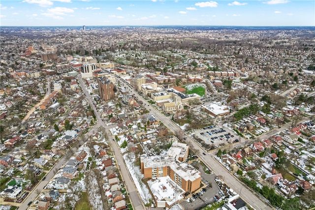 900 Washington Road 106, Mt Lebanon, PA 15228