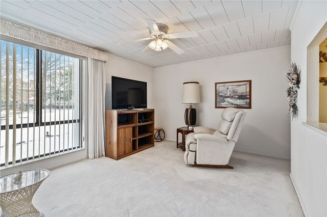 900 Washington Road 106, Mt Lebanon, PA 15228