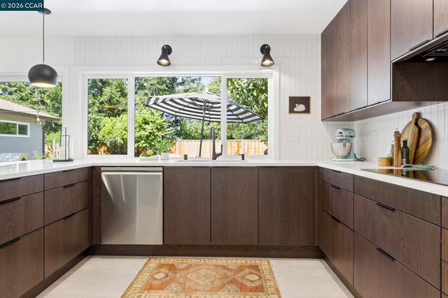 5565 Jasper Ct, Concord, CA 94521