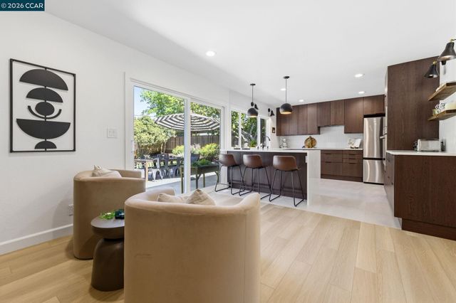 5565 Jasper Ct, Concord, CA 94521