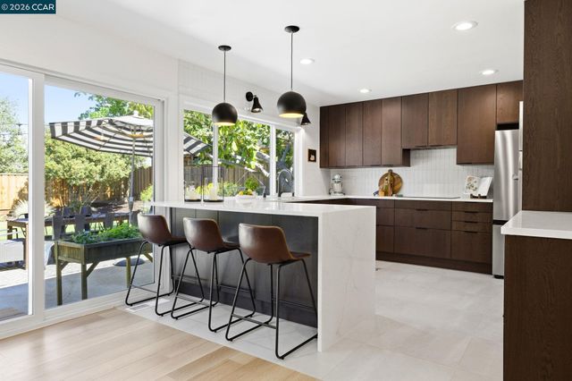 5565 Jasper Ct, Concord, CA 94521