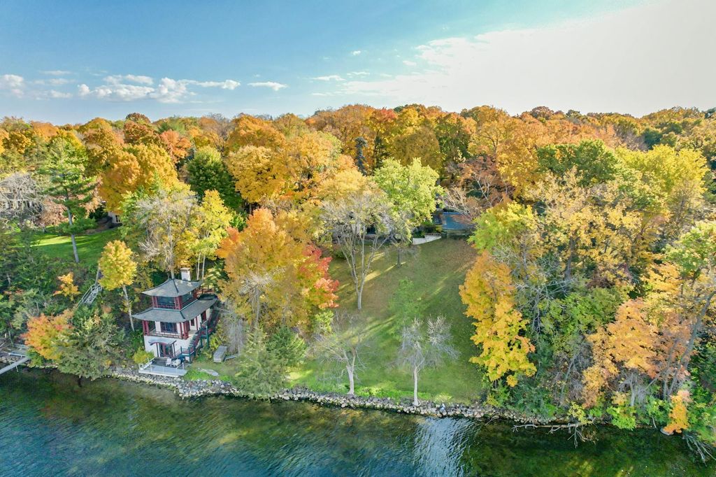 28100 Woodside Road, Excelsior, MN 55331