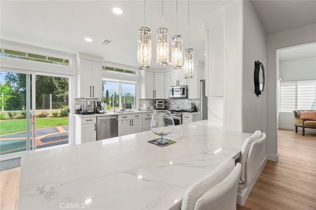 15 Tierra Vista, Laguna Hills, CA 92653