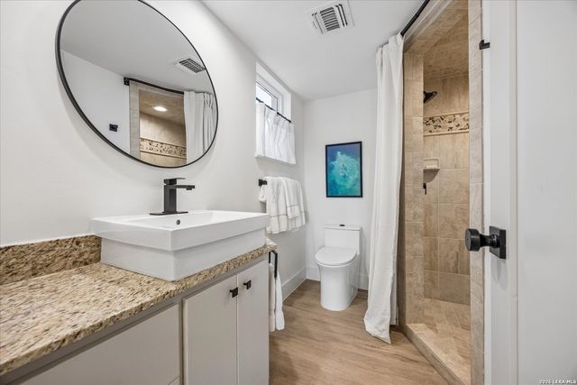 545 Admiral Benbow Ln, Mcqueeney, TX 78123