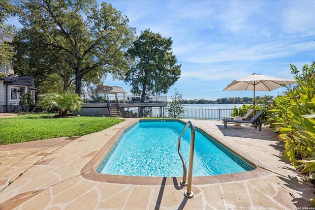 545 Admiral Benbow Ln, Mcqueeney, TX 78123