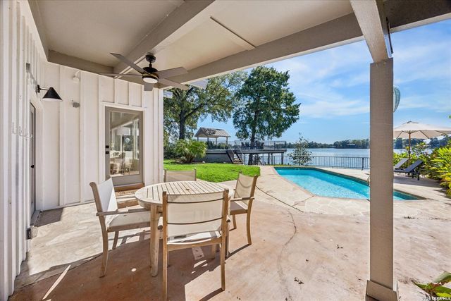 545 Admiral Benbow Ln, Mcqueeney, TX 78123