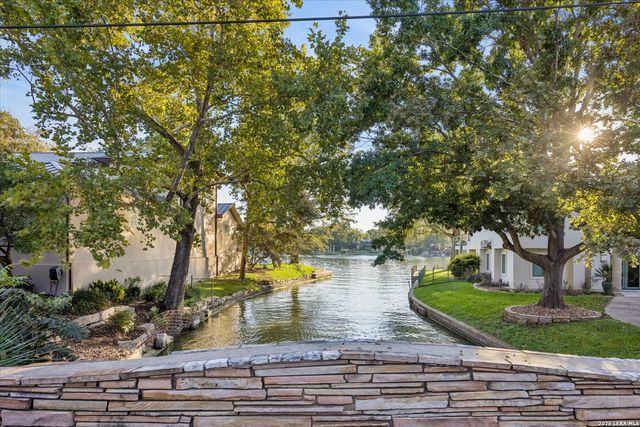 545 Admiral Benbow Ln, Mcqueeney, TX 78123