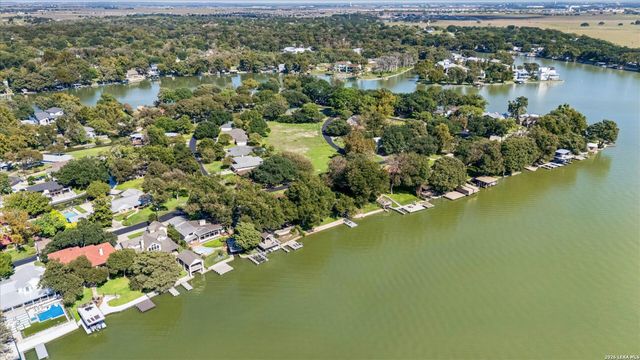 545 Admiral Benbow Ln, Mcqueeney, TX 78123