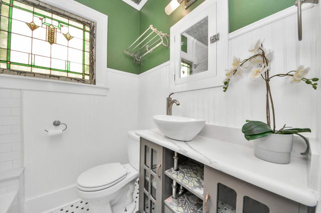 1301 Walton Street, Houston, TX 77009